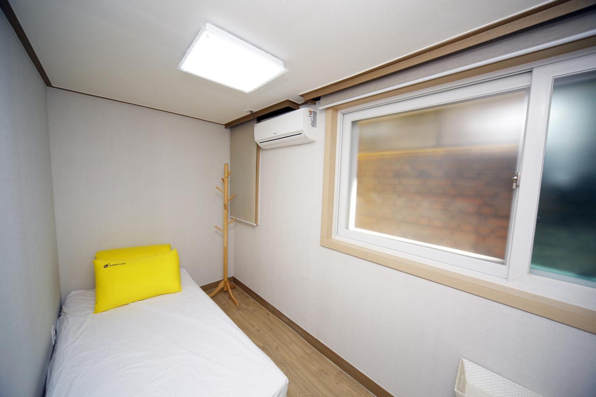 24 Guesthouse Kyunghee University سيول الغرفة الصورة