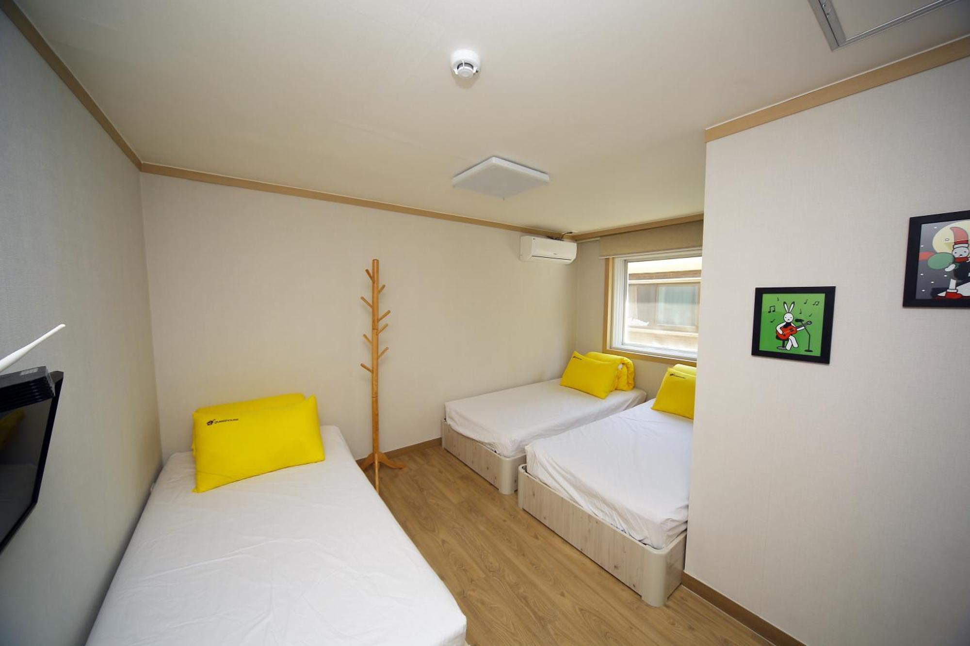 24 Guesthouse Kyunghee University سيول الغرفة الصورة